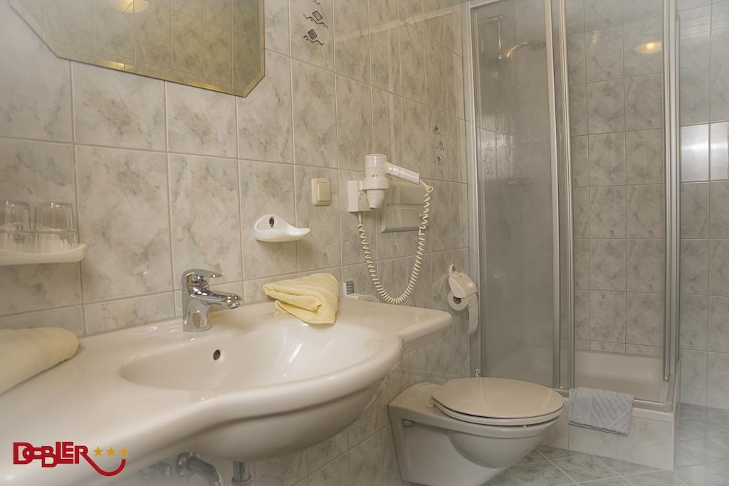 Ferienhotel Dobler Weissenbach am Lech Habitación foto